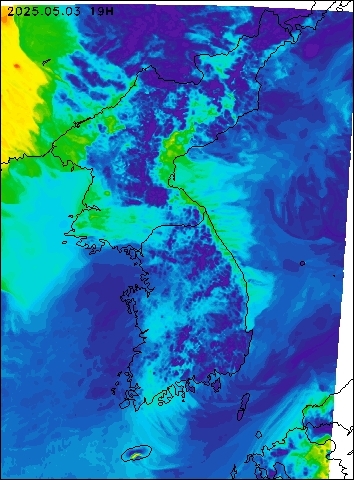 2025-05-03 19 : 00