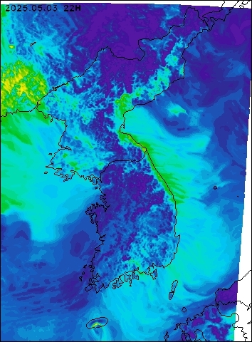2025-05-03 22 : 00