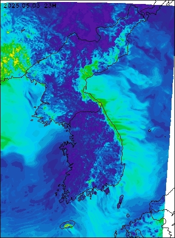 2025-05-03 23 : 00