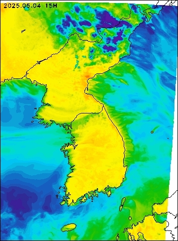 2025-05-04 15 : 00