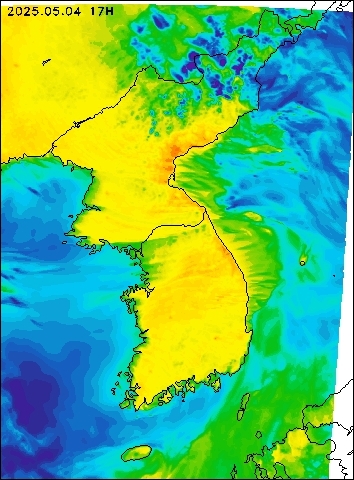 2025-05-04 17 : 00
