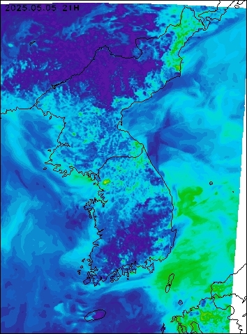 2025-05-05 21 : 00