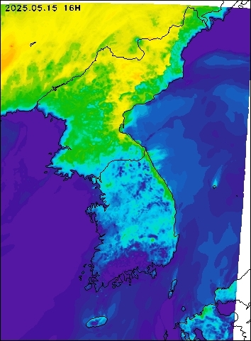 2025-05-15 16 : 00