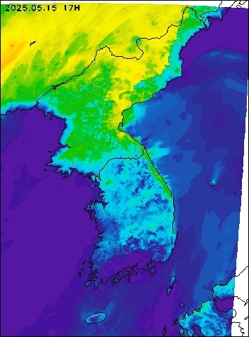 2025-05-15 17 : 00