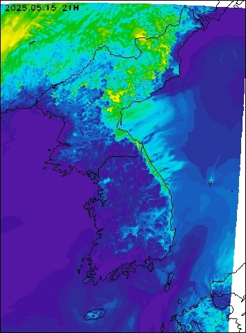 2025-05-15 21 : 00