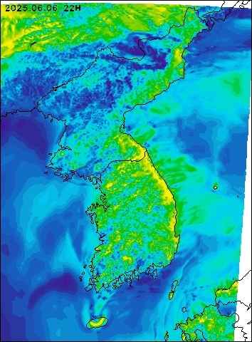 2025-06-06 22 : 00