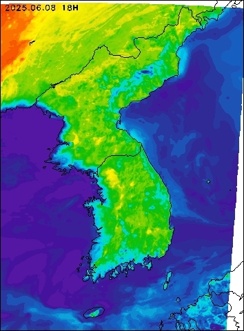 2025-06-08 18 : 00