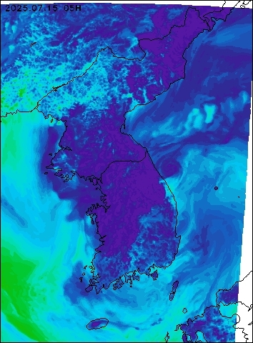 2025-07-15 05 : 00