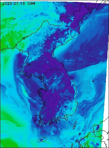 2025-07-15 09 : 00