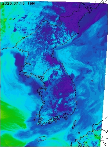 2025-07-15 19 : 00