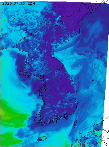 2025-07-15 22 : 00