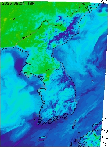 2025-08-04 18 : 00