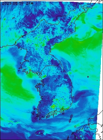 2025-08-07 21 : 00