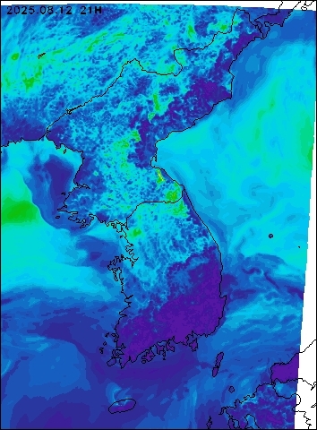 2025-08-12 21 : 00