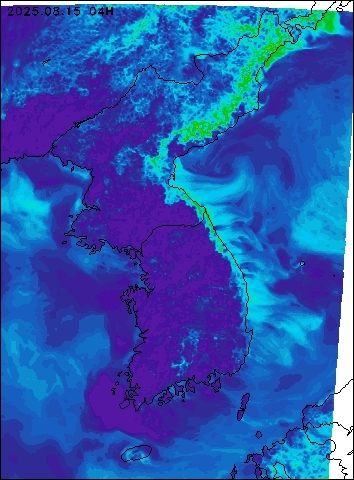 2025-08-15 04 : 00