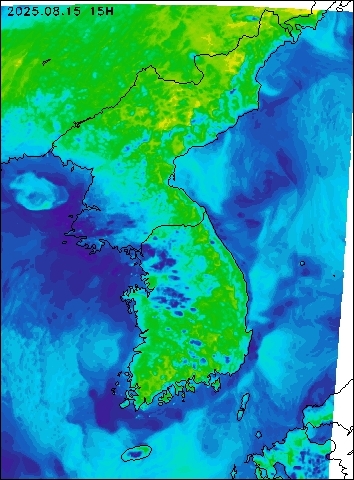 2025-08-15 15 : 00