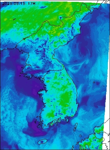 2025-08-15 17 : 00