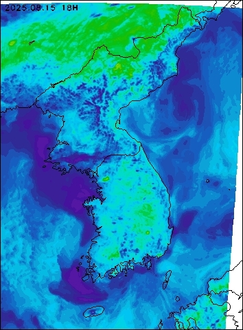 2025-08-15 18 : 00