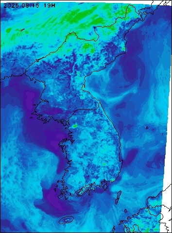 2025-08-15 19 : 00