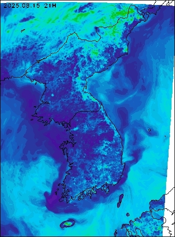 2025-08-15 21 : 00