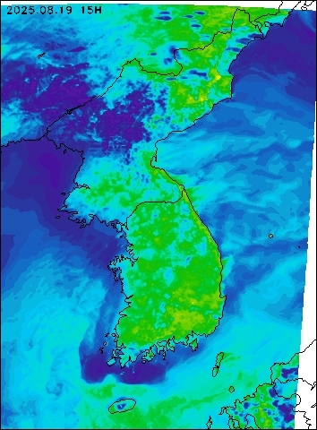 2025-08-19 15 : 00