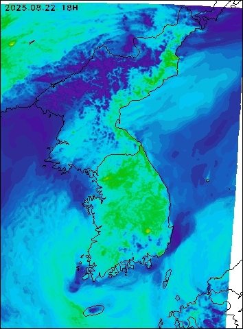 2025-08-22 18 : 00