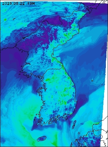 2025-08-22 19 : 00