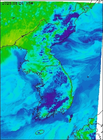 2025-08-26 15 : 00