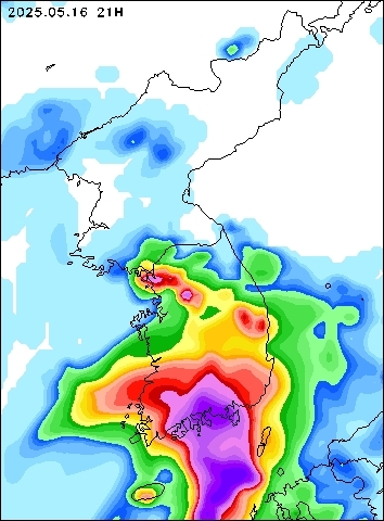 2025-05-16 21 : 00