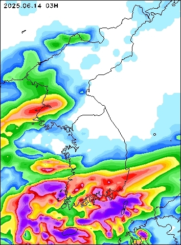 2025-06-14 03 : 00