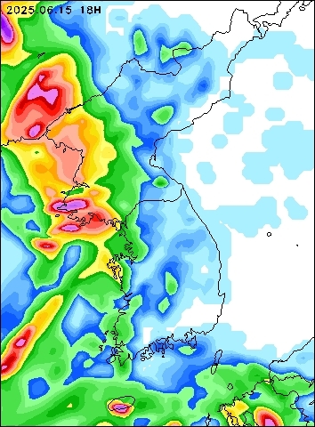 2025-06-15 18 : 00
