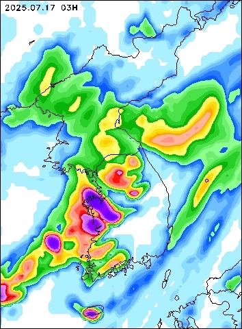 2025-07-17 03 : 00