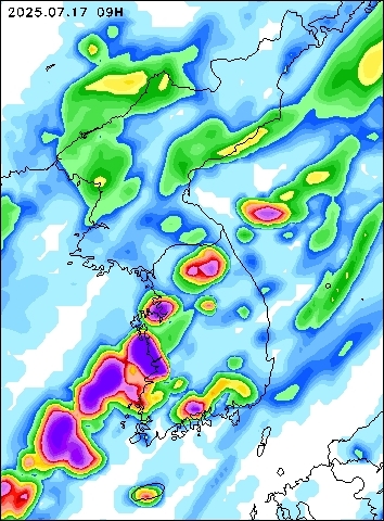 2025-07-17 09 : 00