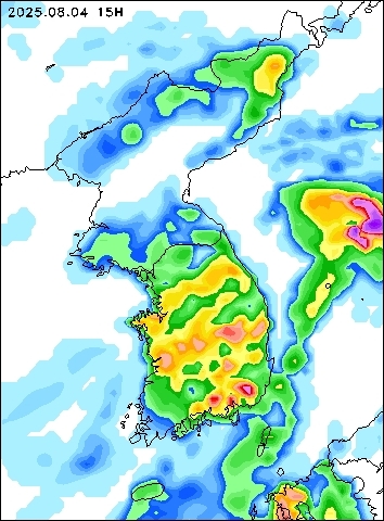 2025-08-04 15 : 00