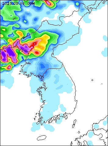 2025-08-16 09 : 00