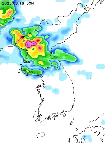 2025-08-18 00 : 00