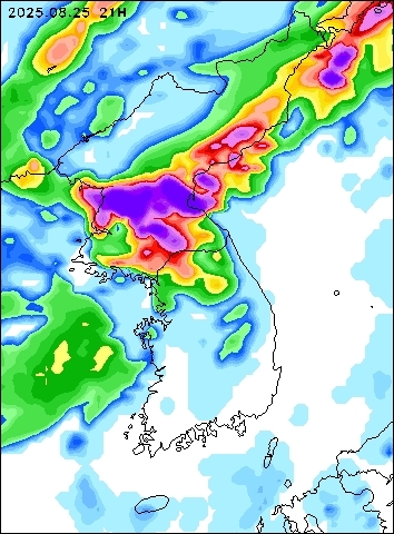 2025-08-25 21 : 00