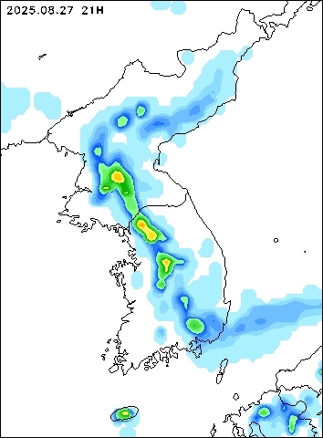2025-08-27 21 : 00