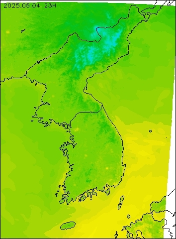 2025-05-04 23 : 00