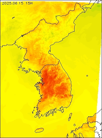 2025-06-15 15 : 00
