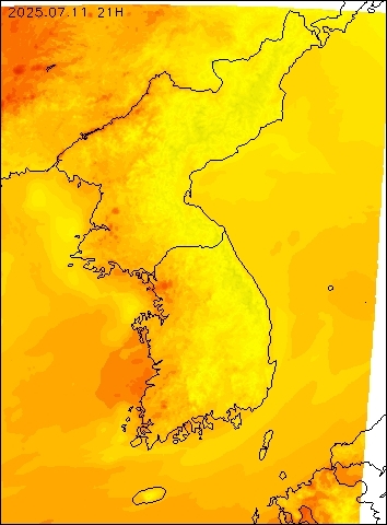 2025-07-11 21 : 00
