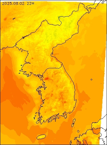 2025-08-02 22 : 00