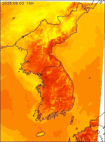 2025-08-03 16 : 00
