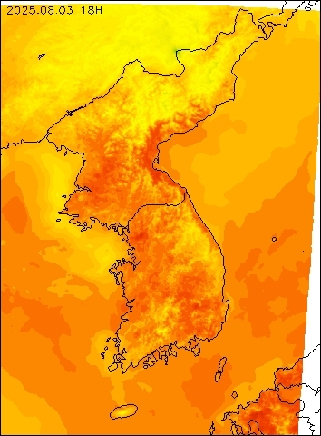 2025-08-03 18 : 00