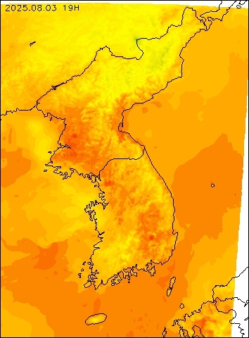 2025-08-03 19 : 00
