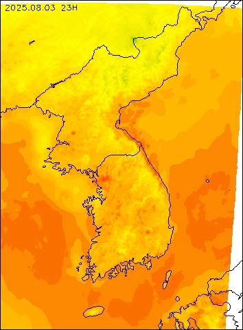 2025-08-03 23 : 00