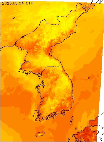 2025-08-04 01 : 00
