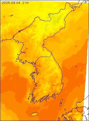 2025-08-04 21 : 00