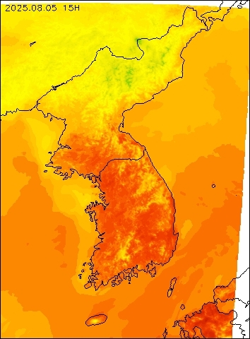 2025-08-05 15 : 00