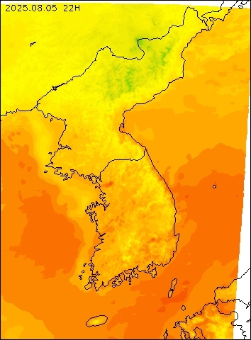 2025-08-05 22 : 00